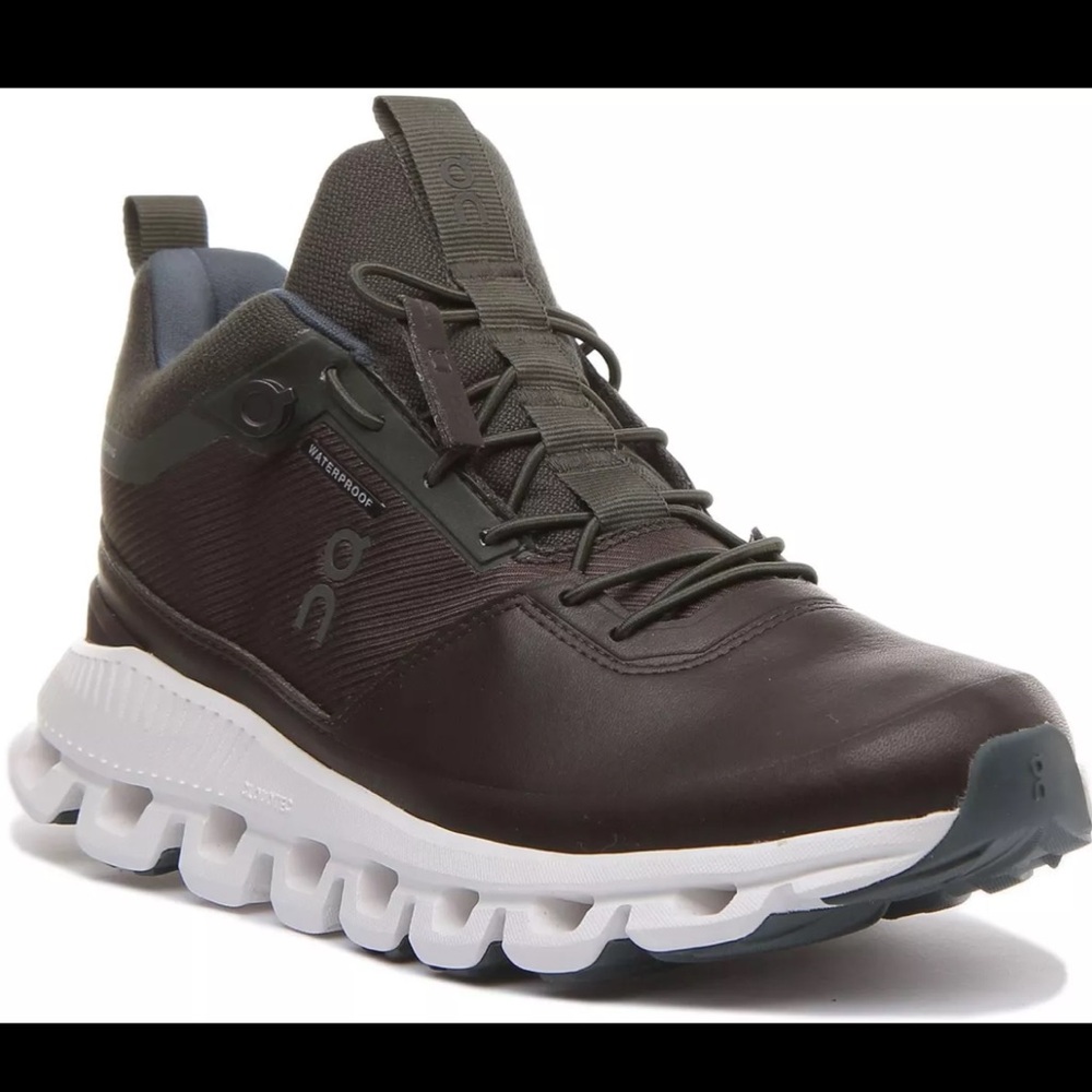 On Running Women's Sneakers in Black and White